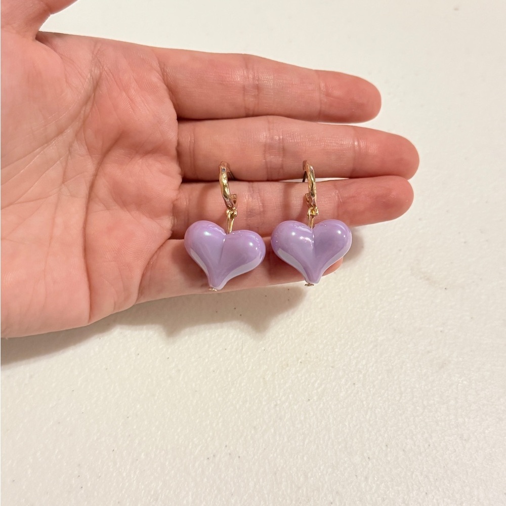 ⚜️ Gold and Lavender Heart Earrings - Picture 4 of 7
